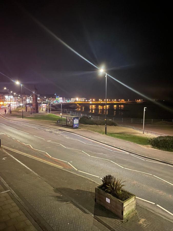 The Croston Balcony Apartment- Morecambe Central Promenade, Beach Front And Sea Views Bagian luar foto