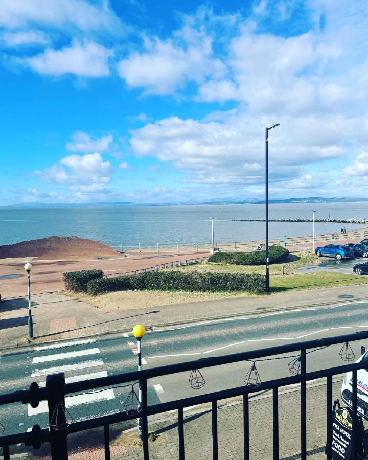 The Croston Balcony Apartment- Morecambe Central Promenade, Beach Front And Sea Views Bagian luar foto