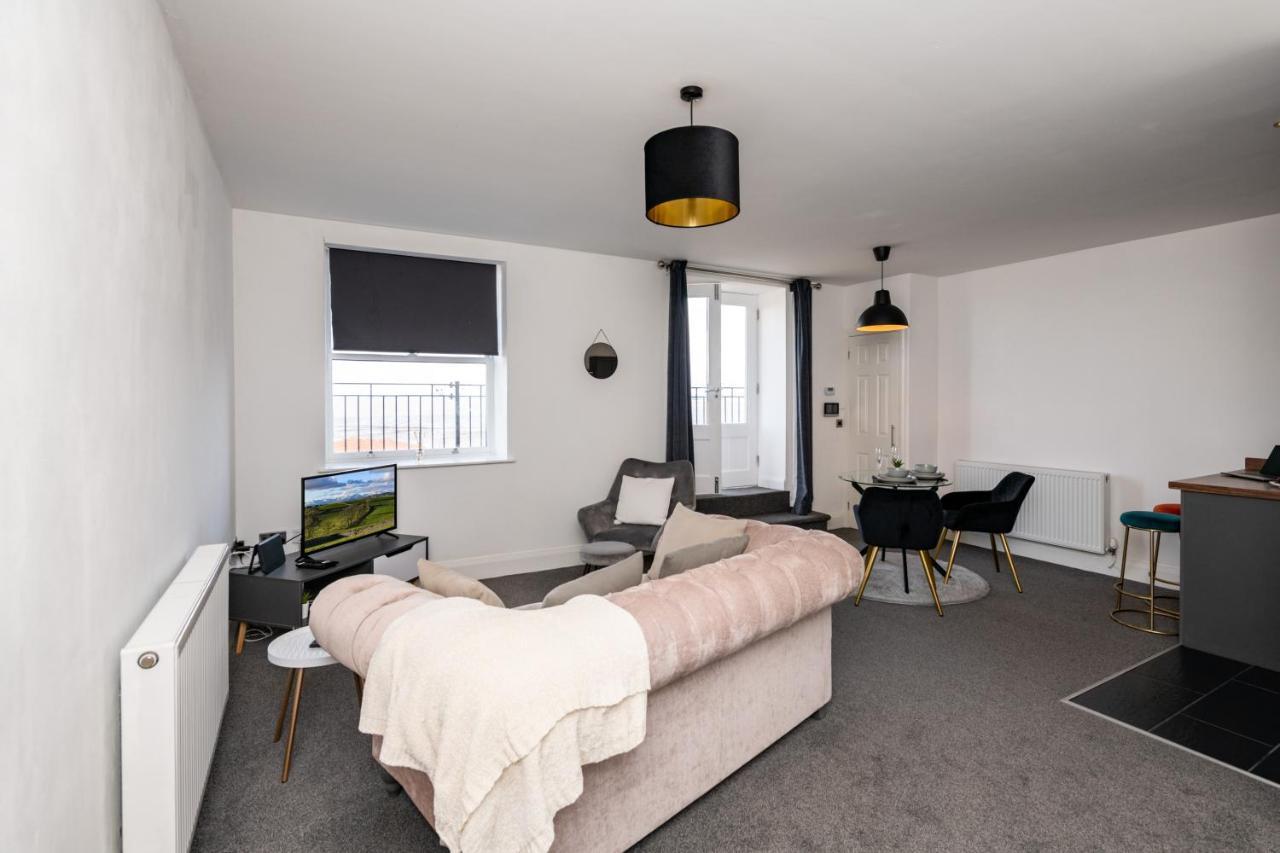 The Croston Balcony Apartment- Morecambe Central Promenade, Beach Front And Sea Views Bagian luar foto