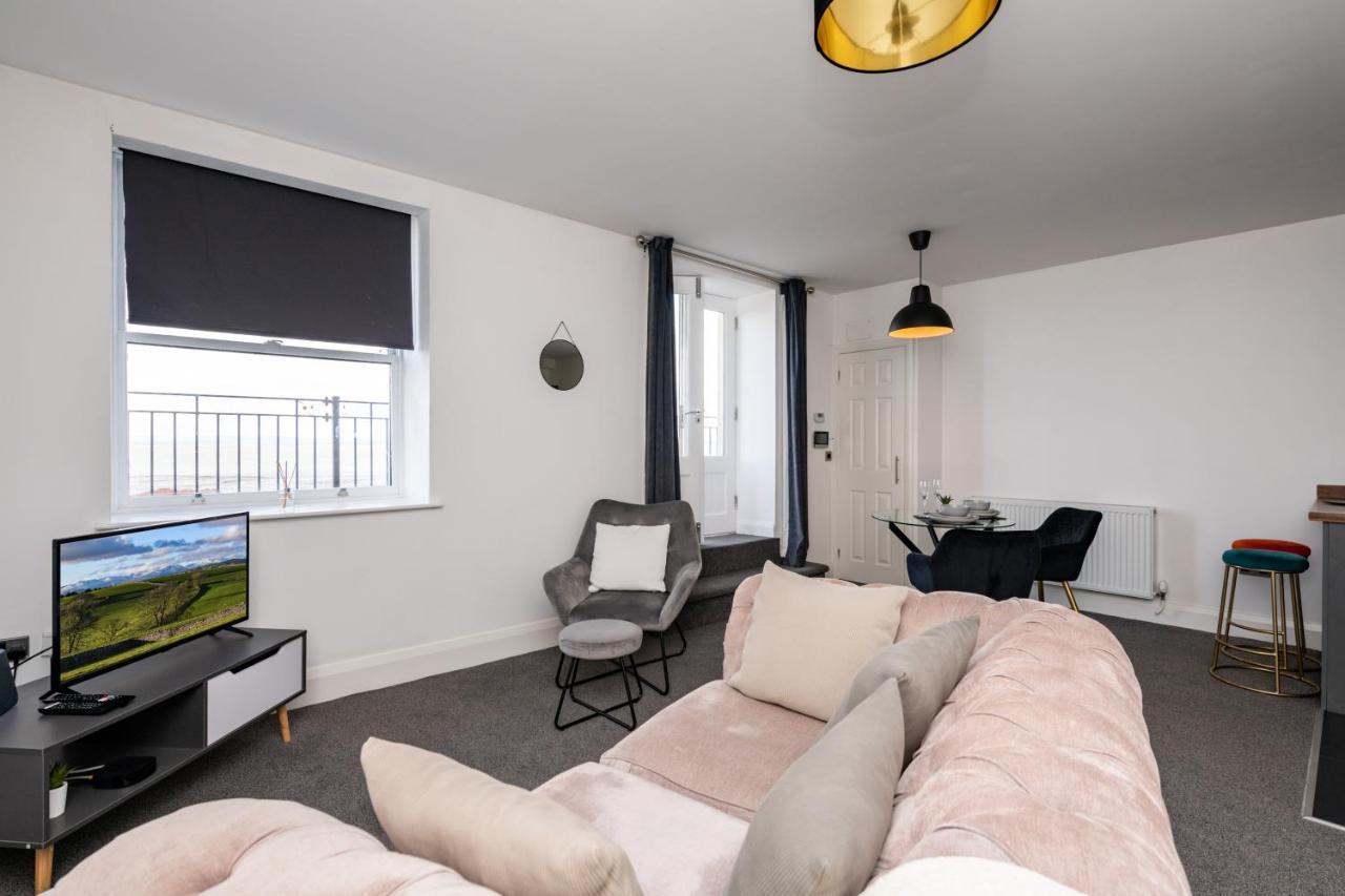 The Croston Balcony Apartment- Morecambe Central Promenade, Beach Front And Sea Views Bagian luar foto