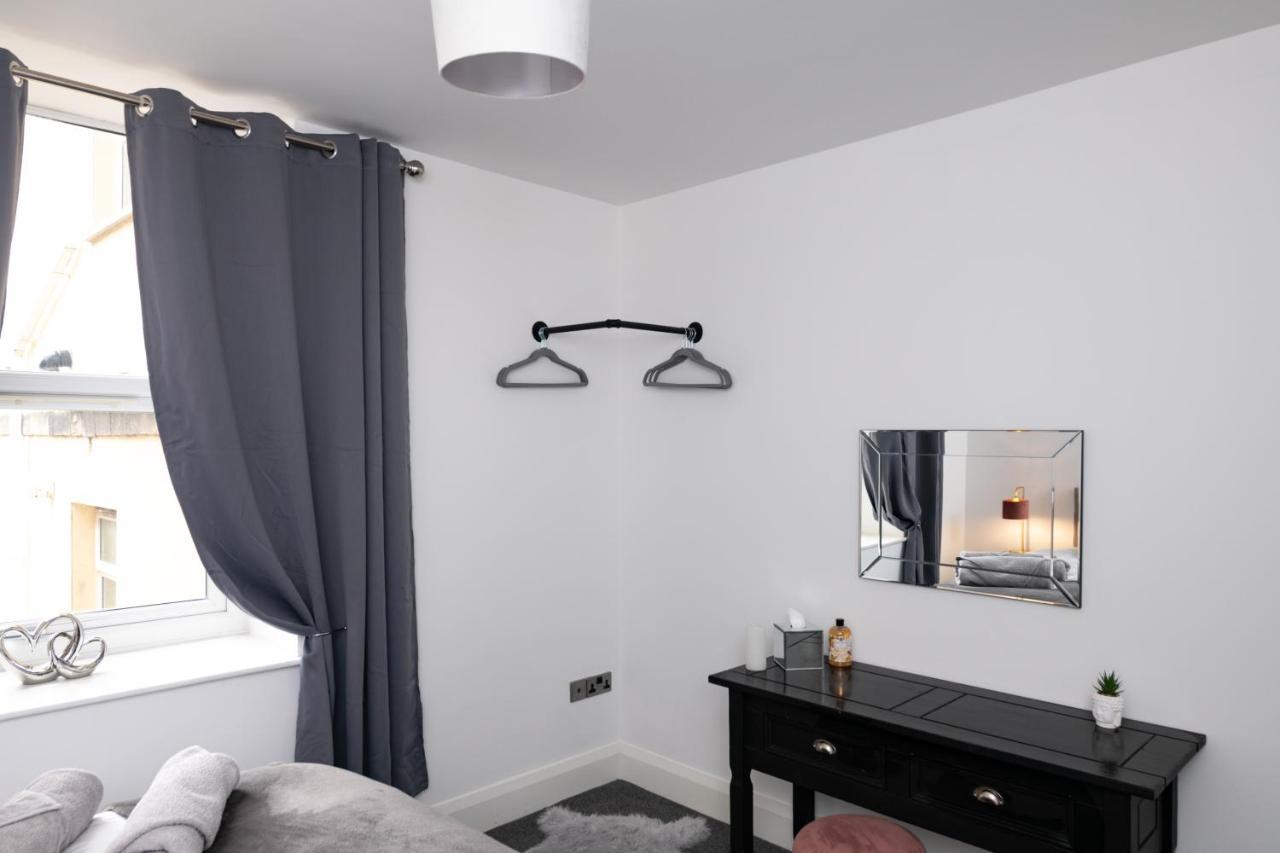 The Croston Balcony Apartment- Morecambe Central Promenade, Beach Front And Sea Views Bagian luar foto