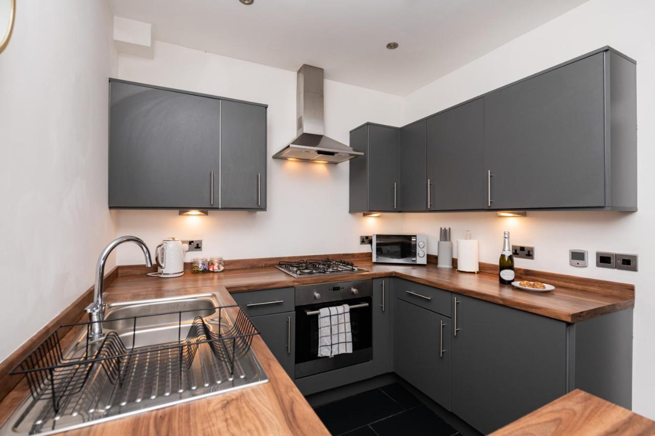 The Croston Balcony Apartment- Morecambe Central Promenade, Beach Front And Sea Views Bagian luar foto